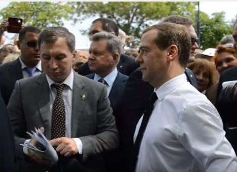 Просто денег нет: Как Медведев «утешал» крымчан (ВИДЕО)