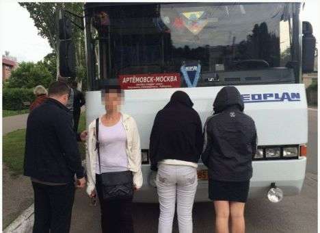 Жительница Лисичанска везла в Москву на продажу юных украинок (ВИДЕО)