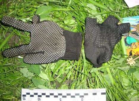 В Киеве вор залез в квартиру на 2 этаже по решетке на окне (ФОТО)