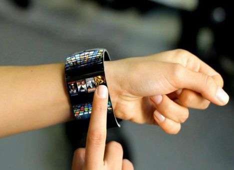 Первый в мире смартфон-браслет появится в продаже до конца года