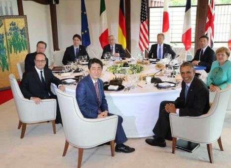 Меркель и Обаме сообщили об угрозе масштабного коллапса