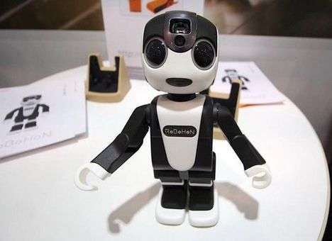 В Японии стартовали продажи первого в мире роботофона (ВИДЕО)