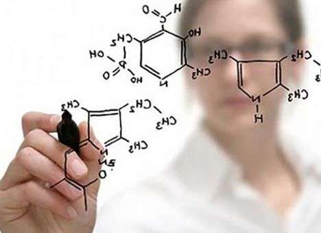 Ученые научились делать спирт из воздуха