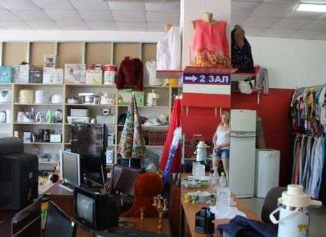В Луганске открылся «бутик отмародеренных вещей», - соцсети (ФОТО)