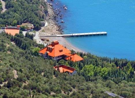 Держитесь, всего хорошего: В Крыму потратят 650 млн. рублей на ремонт госдачи (ФОТО)