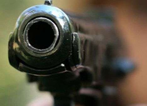 В Киеве парень под дулом пистолета расстался с тремя пиццами