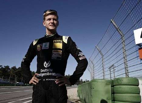 Сын Шумахера произвел фурор в мире автоспорта