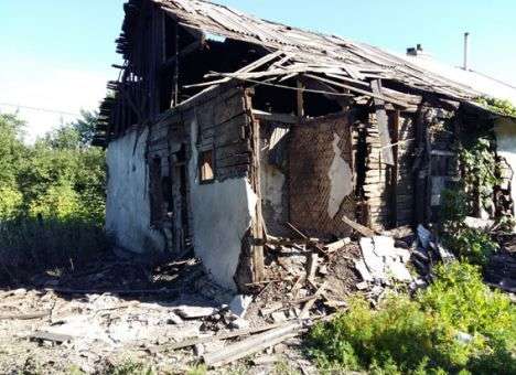 Малышей спасло чудо: Первые кадры обстрелянного ночью Торецка (ФОТО)