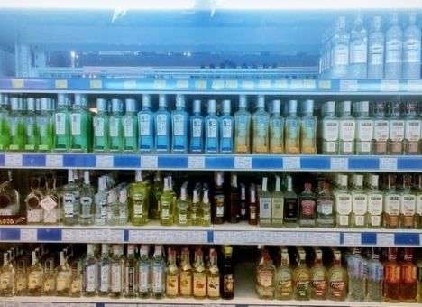 Водка из «ДНР» под украинским брендом: кто очистит прилавки торговых сетей