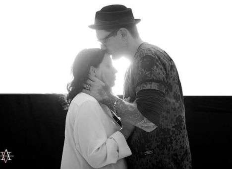 Кулаком в лицо: Соцсети шокированы публичным признанием одесского актера в избиении жены (ФОТО)