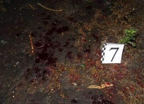 Молодого мужчину зарезали на детской площадке в Киеве (ВИДЕО)