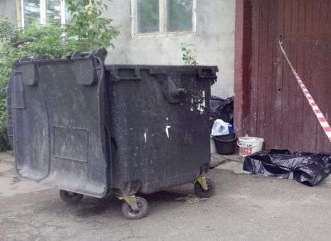 В Киеве женщина выбросила новорожденного сына в мусор (ФОТО)
