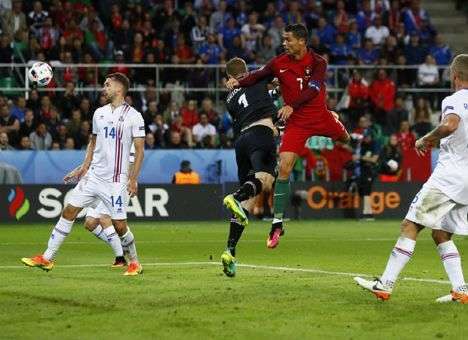 Евро-2016: Исландия сенсационно сыграла вничью с Португалией (ВИДЕО)