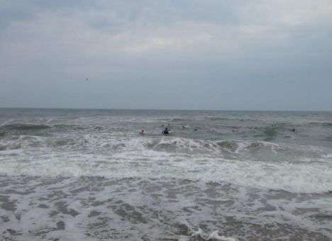 Подробности трагедии в Затоке: Спасая детей, начали тонуть взрослые (ФОТО)