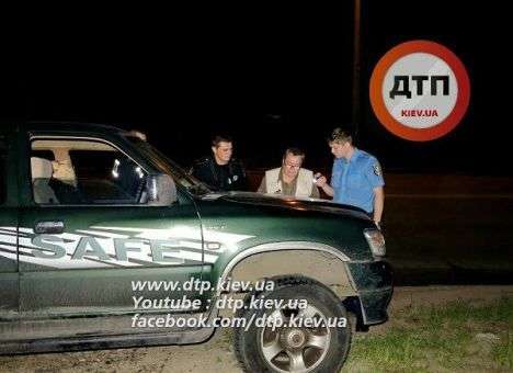 Труп мужчины обнаружили в припаркованном авто в Киеве (ФОТО)