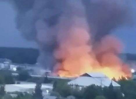 Опубликованы кадры страшного пожара под Москвой (ВИДЕО)