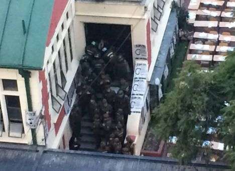 По-взрослому: Дети захватили сразу шесть лицеев в Чили