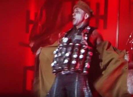 Нам могут доставить взрывчатку в любую точку планеты, - Rammstein