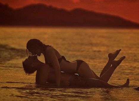 Ученые объяснили всплеск интереса к сексу в летние месяцы