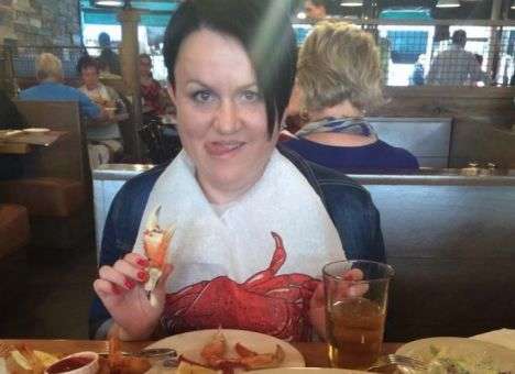 Почему кандидат в нардепы Оксана Томчук пытается вытащить из тюрьмы убийц офицера СБУ