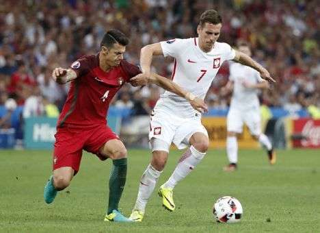 Евро-2016: Португалия стала первым полуфиналистом (ВИДЕО)