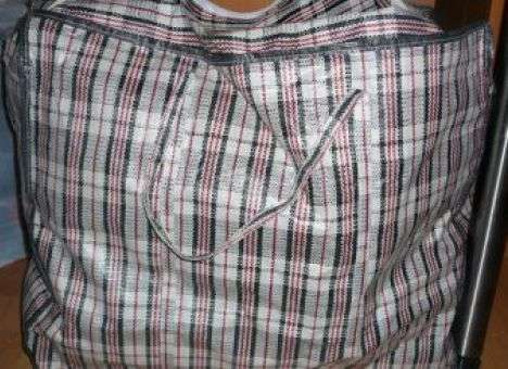 Жуткое убийство в Москве: Мужчина встретил жену с трупом ее дочери в сумке