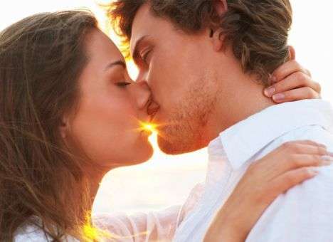 Какую пользу приносят поцелуи, сообщили ученые