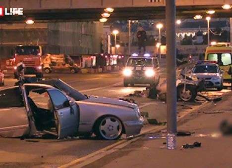 Авто разорвало на части: В страшном ДТП в центре Москвы погибли 4 человека