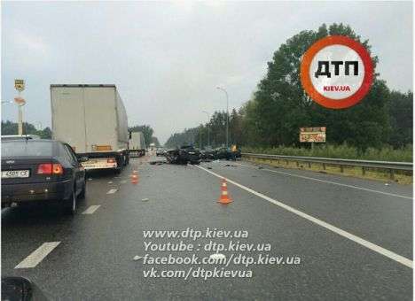 Шансов выжить не было: Жуткое ДТП произошло под Киевом (ФОТО)