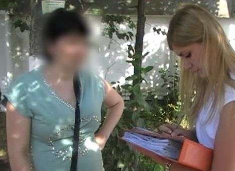 В Киеве «на горячем» поймали мать, которая пыталась продать ребенка (ВИДЕО, ФОТО)