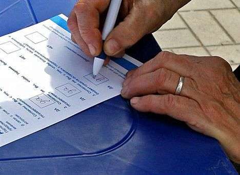 На довыборах в Раду выбивают глаза и создают «клонов»