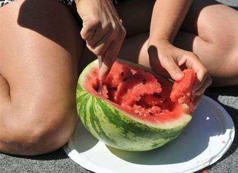 Эксперты рассказали, можно ли уже покупать арбузы и дыни