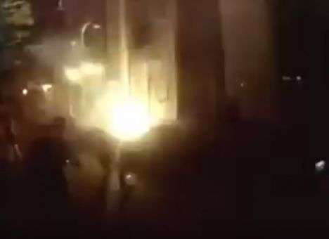 Огненная атака была совершена на российский центр в Киеве (ВИДЕО)