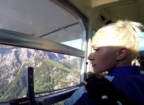 Невеста Кличко на его глазах выпрыгнула из самолета (ВИДЕО)