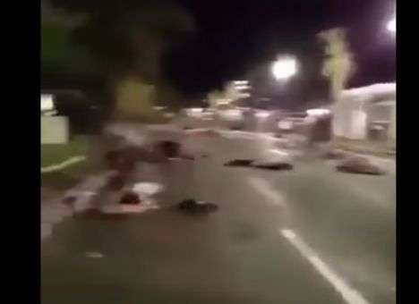 Дорога смерти: Шокирующие кадры с места трагедии в Ницце (ВИДЕО 18+)