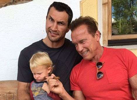 Шварценеггер предлагал сигару дочери Кличко (ФОТО)