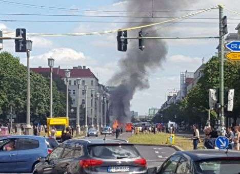 Дым и пламя: Взрыв прогремел в Берлине (ФОТО)