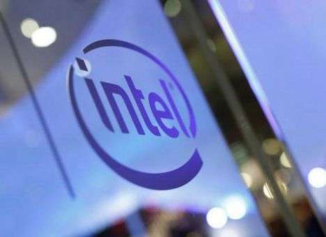 Intel сократил квартальную прибыль на 50%