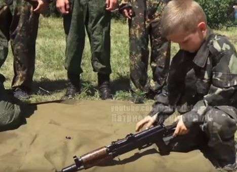 Дети «ДНР» отдыхают, учась убивать (ВИДЕО)