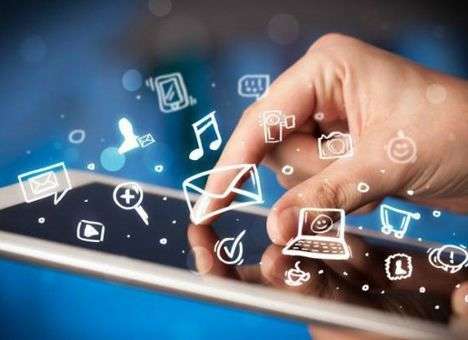 Каждый третий украинец пользуется смартфоном с сенсорным экраном