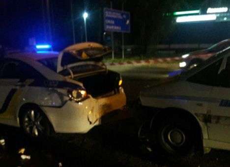 Ночью киевские медики спасали жизнь женщины-копа, которую сбил пьяный водитель (ФОТО)