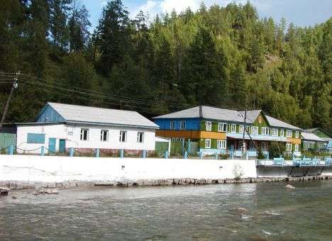 В РФ люди с автоматами захватили водолечебницу, опергруппа ехала несколько часов