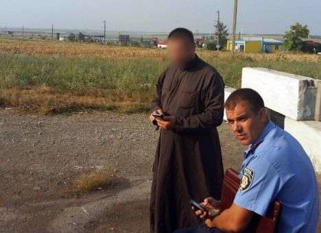 РПГ, гранаты и колбаса: Священник вез из зоны АТО необычные «подарки» (ФОТО, ВИДЕО)