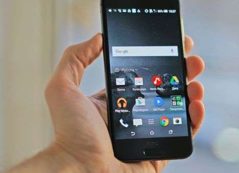 HTC терпит убытки пять кварталов кряду