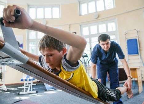 Раненые дети из Донбасса проходят курс реабилитации в Славянске