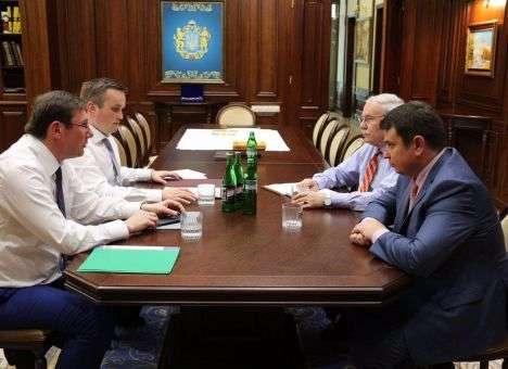 Конфликт с НАБУ довел Луценко до Порошенко