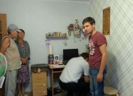 Из-за песен «Вконтакте», размещенных 5 лет назад, у редактора российского СМИ идет обыск (ФОТО)