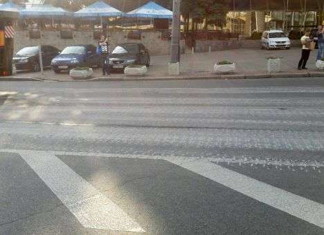 В Минобороны объяснили, почему асфальт в центре Киева покрылся бороздами