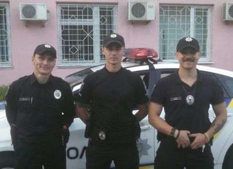 Бойцы, пережившие самый позорный «парад» в истории Донецка, стали полицейскими (ФОТО)