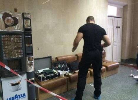 Подробности расстрела мужчины в больнице: Прозвучало около 7 выстрелов